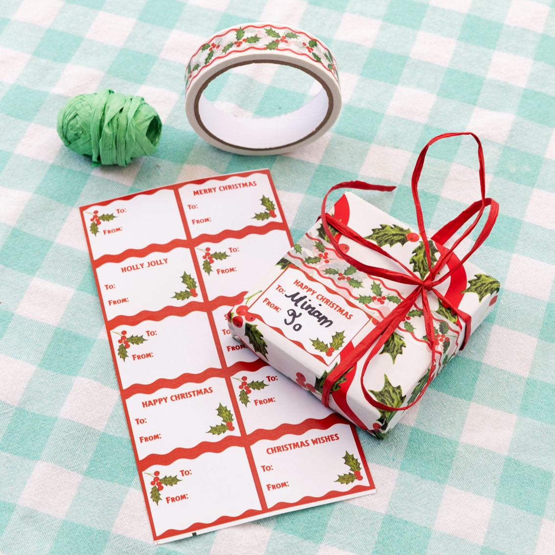 Holly Recycled Wrapping Paper - 3m - 16 Unit Display
