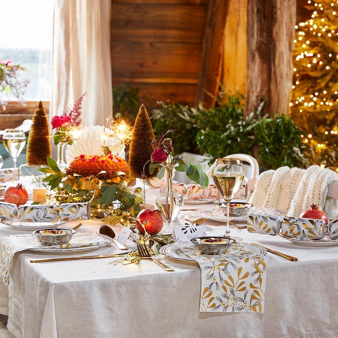 Gold Mistletoe Christmas Paper Napkins - 20 Pack | Christmas Decor |