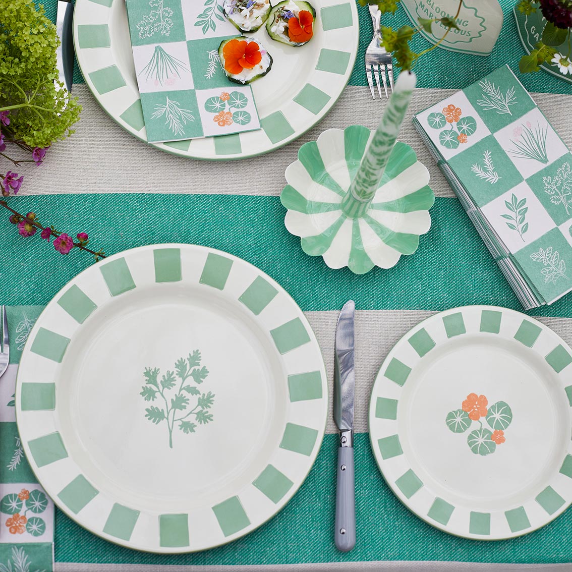 Nasturtium Enamel Plate - 20cm | Summer Dinner Plates |
