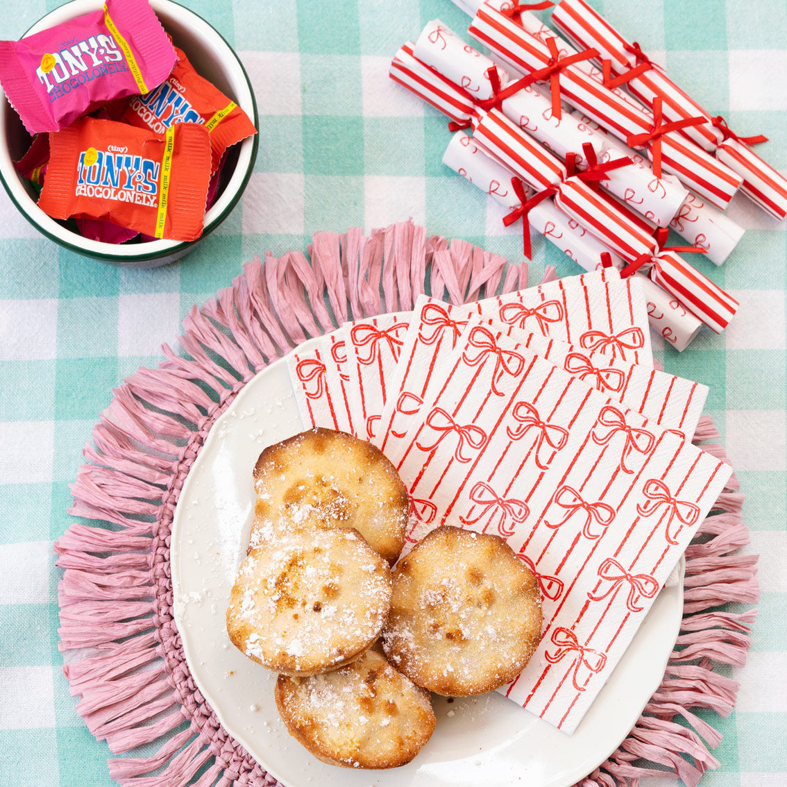 Bow Christmas Saucer Crackers - 10 Pack Display | Christmas Decor |