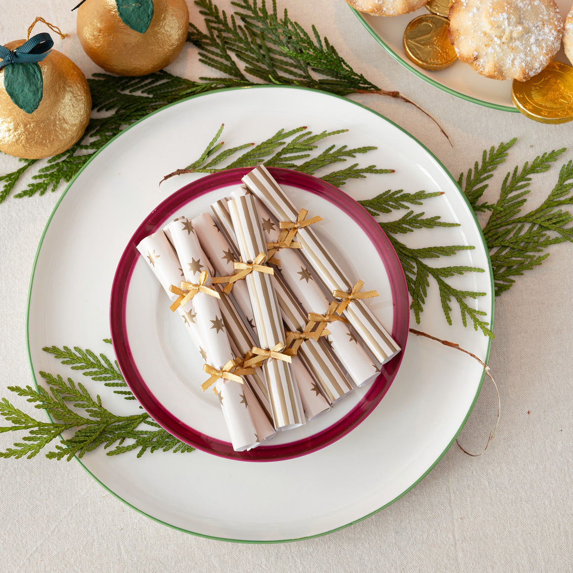 Gold Christmas Saucer Crackers - 10 Pack Display | Christmas Decor |