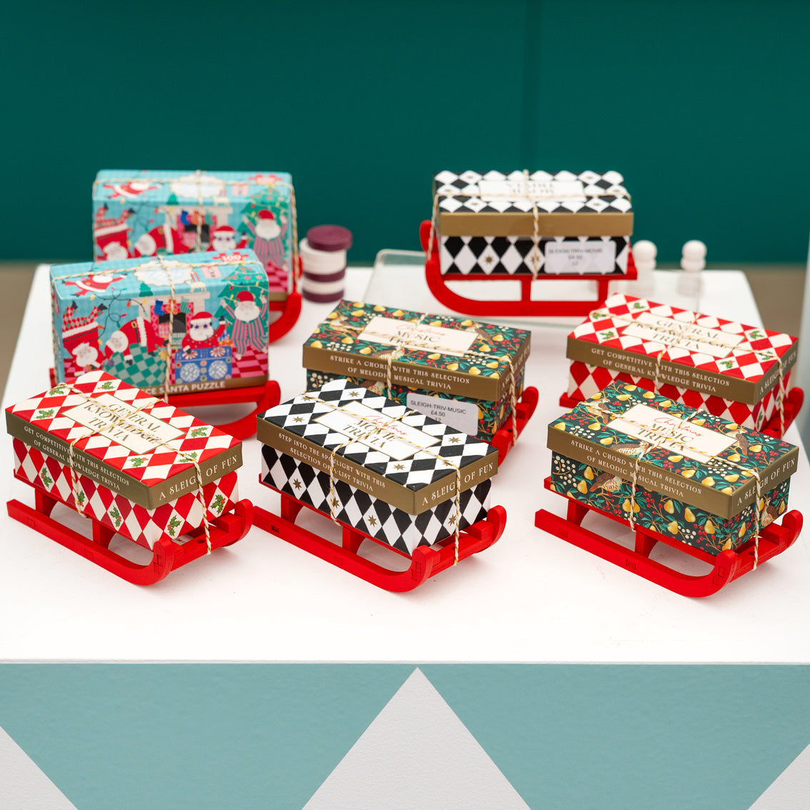 General Knowledge Trivia Christmas Mini Sleigh - 6.5cm | Christmas Game |